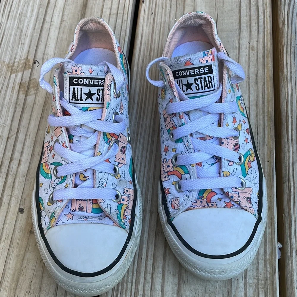 🌈🏰 Converse Chuck Taylor All-Star Rainbow- Castle Sneakers Size Youth 13